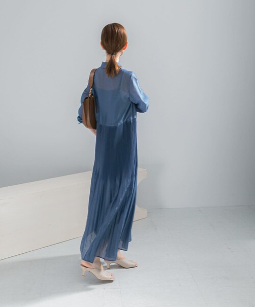 URBAN RESEARCH ROSSO（アーバンリサーチロッソ）の「プリーツロングシャツワンピース（ワンピース・レディース・BLUE/BROWN・Free）」の13枚目の写真
