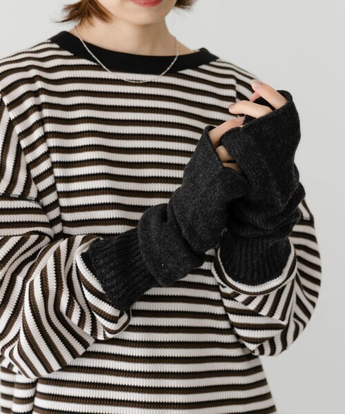URBAN RESEARCH（アーバンリサーチ）の「カシミヤアームウォーマー（ベルト・レディース・WHITE/BROWN/CHARCOAL・FREE）」の11枚目の写真