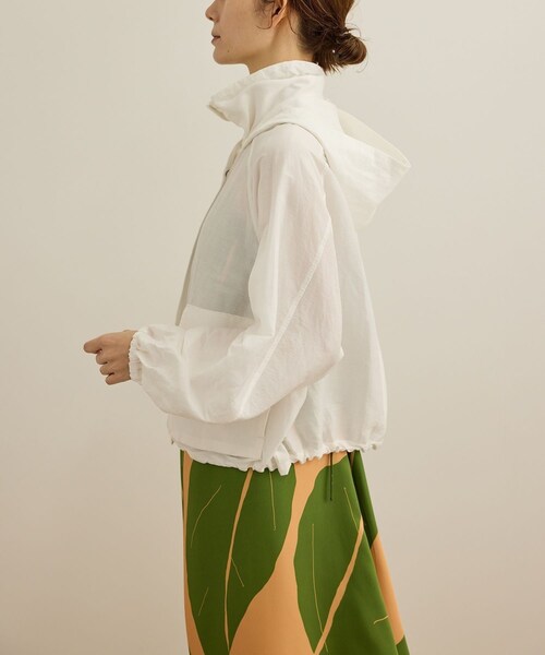 ROPE'(ロペ)の「【洗える】ビスコースリネン ライトマウンテンパーカー/一部セットアップ対応(ブルゾン・レディース・オフホワイト/ネイビー・36/38)」の21枚目の写真