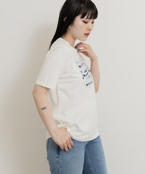 THE GOODLAND MARKET（ザグッドランドマーケット）の「NUDIE JEANS　Joni T-Shirt（Tシャツ/カットソー・レディース・Offwhite・S/M/L）」の4枚目の写真