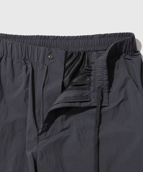 ADAM ET ROPE'(アダムエロペ)の「【Goldwin / ゴールドウィン】Advanced Light Wide Easy Pants(その他パンツ・メンズ・ブラック/グレー・2/3/4)」の9枚目の写真