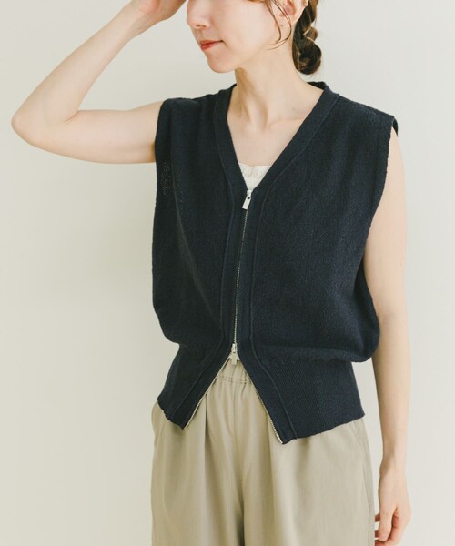 ITEMS URBANRESEARCH（アイテムズ アーバンリサーチ）の「ブークレジップベスト（ベスト・レディース・BEG/NVY/MOC・FREE）」の20枚目の写真