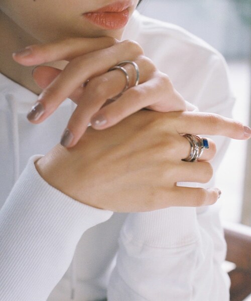 URBAN RESEARCH（アーバンリサーチ）の「decor『デコール』　石のリング ラピスラズリ（リング・レディース・Gold/Silver・11/13）」の4枚目の写真