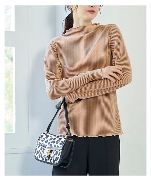 nissen（ニッセン）の「大きいサイズ ベロアプリーツハイネックトップス（Tシャツ/カットソー・レディース・黒/グレイッシュベージュ/ブラウン・L/LL/3L/4L/5L/6L/8L/10L）」の17枚目の写真