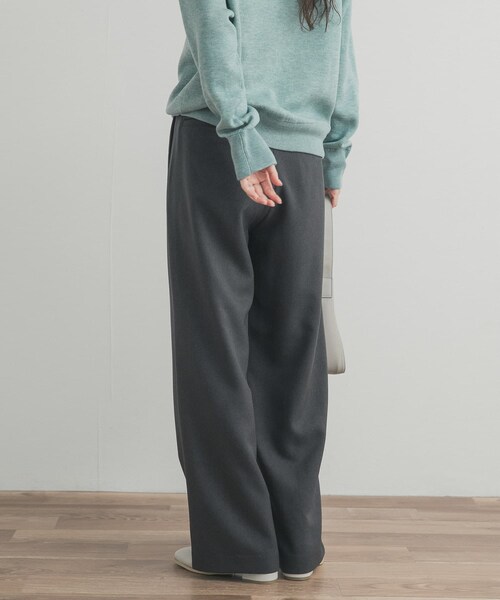 URBAN RESEARCH DOORS(アーバンリサーチドアーズ)の「『UR TECH SMOOTHLUXE』ワイドトラウザー(その他パンツ・レディース・ECRU/CHARCOAL・S/M)」の19枚目の写真