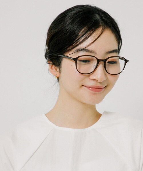 URBAN RESEARCH(アーバンリサーチ)の「『別注』KANEKO OPTICAL×URBAN RESEARCH TYPE-C(メガネ・レディース・クリアグレー/クリアブラウン・-)」の2枚目の写真