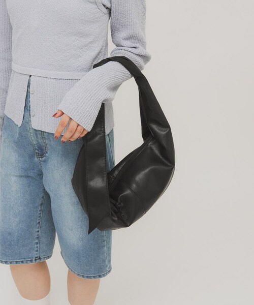 KBF（ケイビーエフ）の「ソフトイージーラウンドショルダーBAG（ショルダーバッグ・レディース・YELLOW/BLACK・One）」の7枚目の写真
