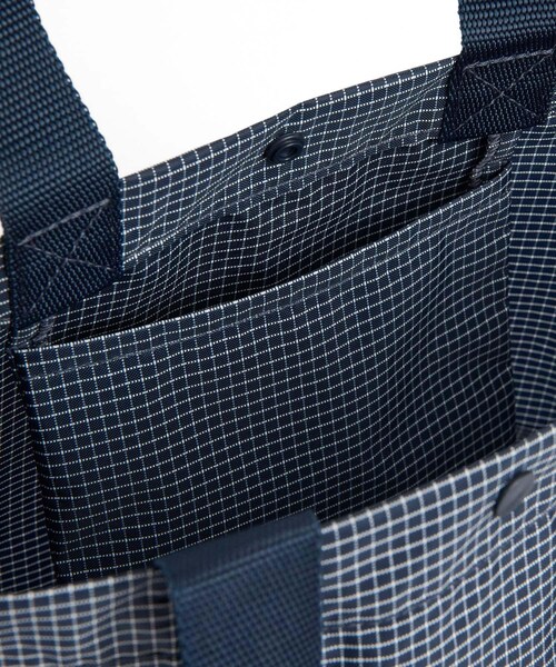 SENSE OF PLACE by URBAN RESEARCH（センスオブプレイスバイアーバンリサーチ）の「HAY　Grid Everyday Bag Mini（ハンドバッグ・メンズ・DarkGreen/DarkBlue/BURGUNDY・One）」の6枚目の写真