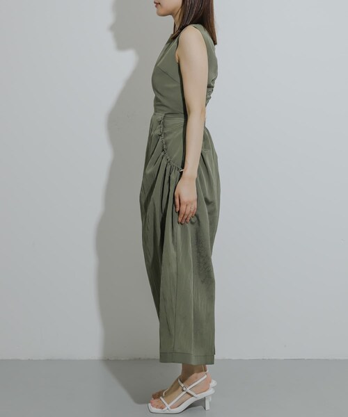 SENSE OF PLACE by URBAN RESEARCH(センスオブプレイスバイアーバンリサーチ)の「ナイロンギャザーコクーンワンピース(ワンピース・レディース・KHAKI/BLACK/BLUE・COMPACT/one)」の16枚目の写真
