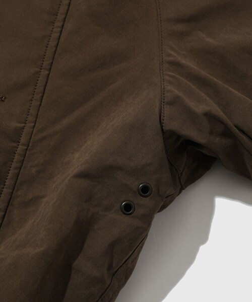 ADAM ET ROPE'(アダムエロペ)の「【THOUSANDS/サウザンズ】WAXED WEATHER PARKA(パーカー・メンズ・オリーブ・L/M)」の10枚目の写真