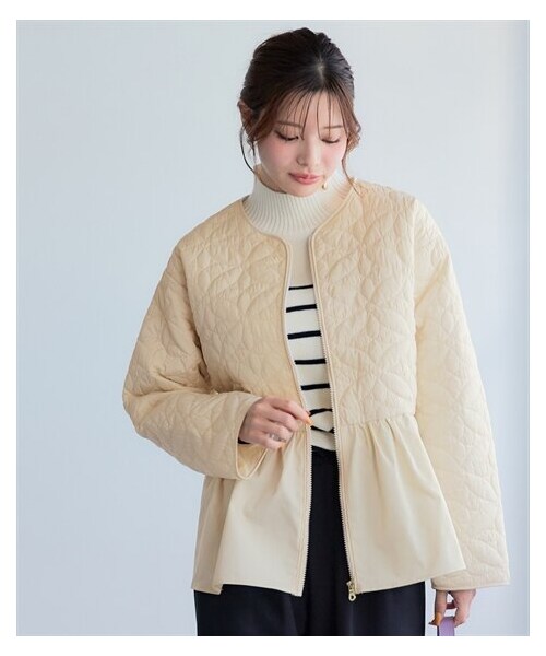 nissen（ニッセン）の「花柄キルティング中綿ペプラムデザインコート（ジャケット/アウター・レディース・黒/オフホワイト・S/M/L/LL）」の4枚目の写真