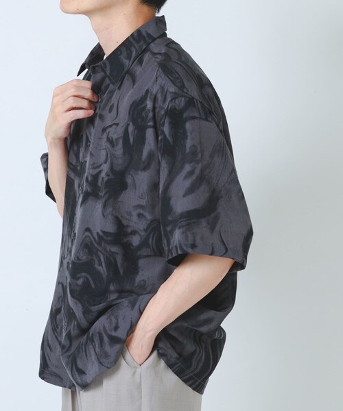 ITEMS URBANRESEARCH(アイテムズ アーバンリサーチ)の「マーブルプリントレギュラーカラーショートスリーブシャツ(シャツ/ブラウス・メンズ・BEIGE/BLACK/WHITE・M/L)」の18枚目の写真