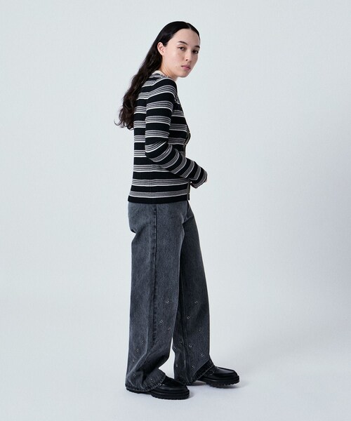 ADAM ET ROPE'(アダムエロペ)の「MU EYELET SEMI BAGGY JEANS PANTS(デニムパンツ・レディース・ブラック/ブルー・36/38/40/42)」の4枚目の写真