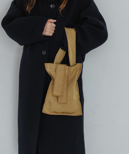 URBAN RESEARCH（アーバンリサーチ）の「『一部別注カラー』ITTI　MARY INSIDE OUT TOTE- S（トートバッグ・レディース・BLACK/RED/別注CURRY・-）」の19枚目の写真