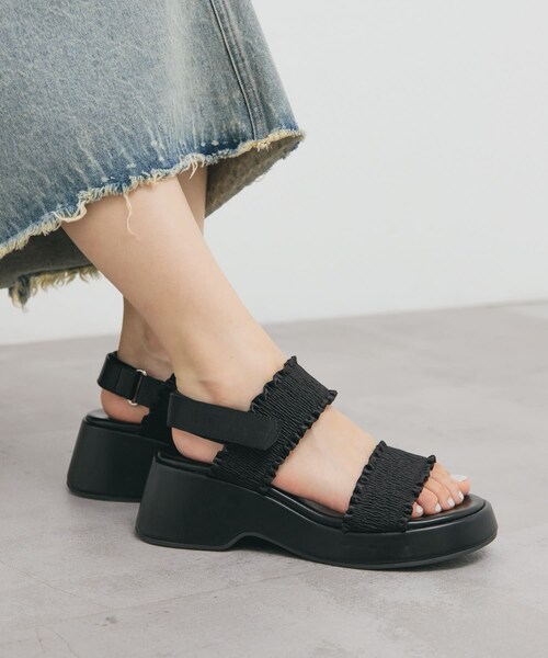 KBF（ケイビーエフ）の「シャーリングベルトサンダル（サンダル・レディース・CREAM/BLACK・36/37/38）」の11枚目の写真