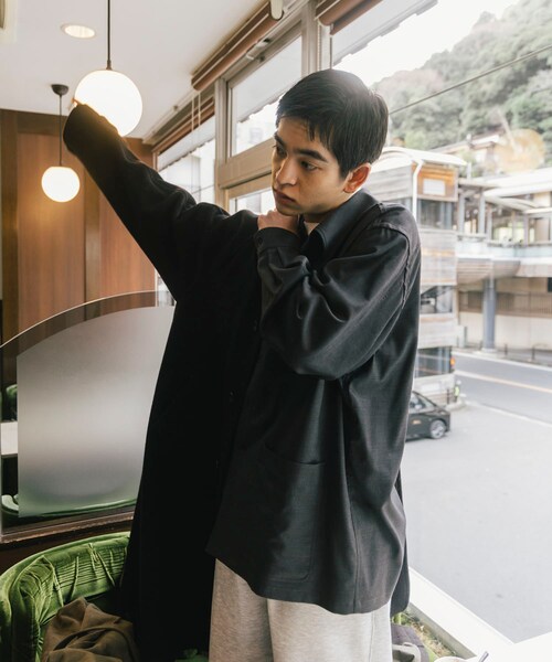 URBAN RESEARCH(アーバンリサーチ)の「THE DAY WOOL SILK CHORE JACKET(カバーオール・メンズ・BLACK/CHARCOAL・1/2)」の3枚目の写真