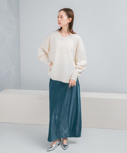 URBAN RESEARCH ROSSO（アーバンリサーチロッソ）の「ウールカシミヤVネックニットプルオーバー（ニット/セーター・レディース・OFF/PINK/BLUE/NAVY・Free）」の11枚目の写真