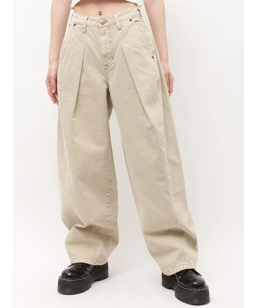 jouetie(ジュエティ)の「【SOMETHING×PosTokyo】Tuck Bu(デニムパンツ・レディース・ブラック/ベージュ・S/M)」の4枚目の写真