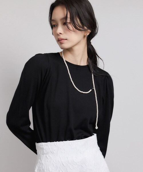 ROPE'（ロペ）の「袖ギャザークルーネックニットプルオーバー/イージーケア（ニット/セーター・レディース・ブラック/グレー/オフホワイト/レッド/ローズピンク・F）」の6枚目の写真