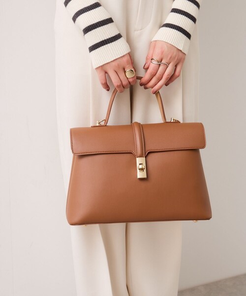 VIS（ビス）の「ひねり金具ワンハンドルバッグ/2WAY,軽量（ハンドバッグ・レディース・ブラック系/グレー系/ベージュ/ブラック/キャメル・F）」の12枚目の写真