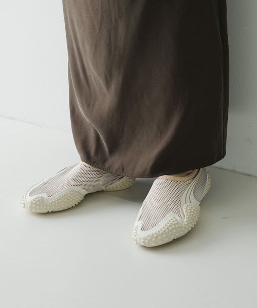 URBAN RESEARCH(アーバンリサーチ)の「PUMA MOSTRO FLEX MESH(スニーカー・レディース・WARM WHT/PUMA BLACK/P CHARCOL・23.5/24/24.5/25)」の5枚目の写真