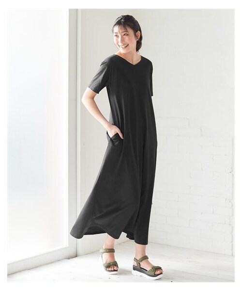 nissen（ニッセン）の「大きいサイズＶネックマキシ丈カットソーワンピース（ワンピース・レディース・杢チャコールグレー/黒/ダスティーブルー/マホガニーブラウン/グレージュ/サンセット/ラズベリー/ロイヤルブルー・L/LL/3L/4L/5L/6L/8L/10L）」の8枚目の写真
