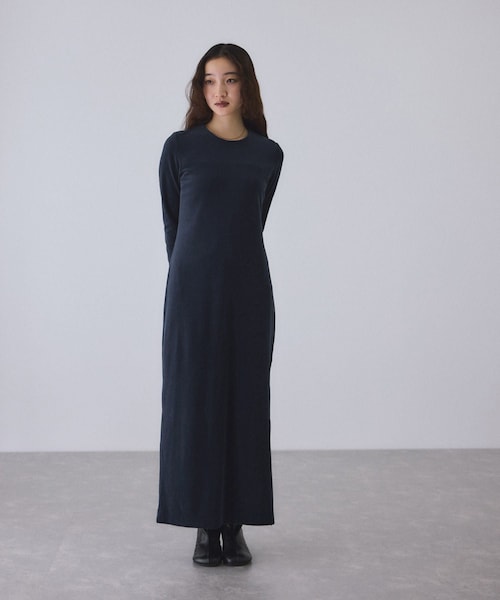 ADAM ET ROPE'（アダムエロペ）の「ベロア BOTANICAL DYED DRESS（ワンピース・レディース・オリーブ/ネイビー/ピンク・1/2）」の8枚目の写真
