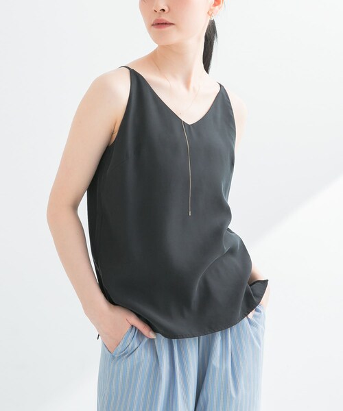 URBAN RESEARCH(アーバンリサーチ)の「『接触冷感』キュプラキャミトップ(キャミソール・レディース・BLACK/GREGE・36/38)」の9枚目の写真