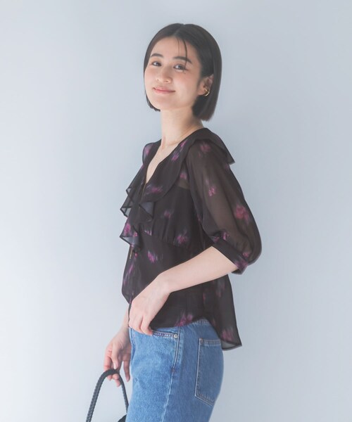 URBAN RESEARCH ROSSO（アーバンリサーチロッソ）の「ダークプリントフリルブラウス（シャツ/ブラウス・レディース・BROWN/BLACK・Free）」の8枚目の写真