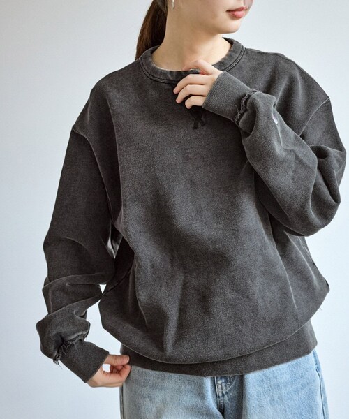 ROPE' PICNIC（ロペピクニック）の「【Champion/チャンピオン】ピグメント裏毛クルーネックスウェット（スウェット・レディース・ブラック/サックス/ワイン/オレンジ・F）」の2枚目の写真