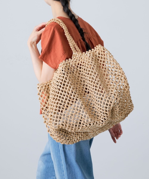 かぐれ（カグレ）の「アフリカンスクエア　ラフィア×サイザルマクラメバッグ（かごバッグ・レディース・NAT・FREE）」の5枚目の写真