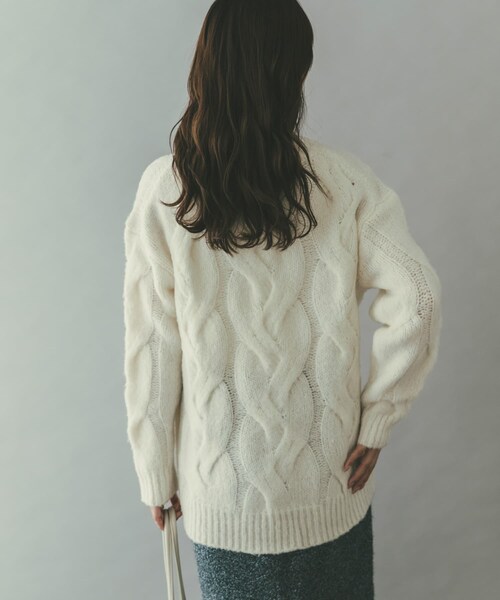 URBAN RESEARCH ROSSO（アーバンリサーチロッソ）の「ウールカシミヤケーブル編オーバーニット（ニット/セーター・レディース・OFF/PURPLE/FOGGRAY・Free）」の8枚目の写真