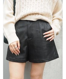 EVRIS | レザーライクタックショートパンツ(その他パンツ)