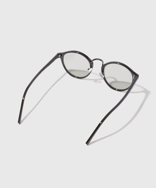 ADAM ET ROPE'(アダムエロペ)の「【ISNESS MUSIC/イズネス ミュージック】INDIA SUNGLASSES(サングラス・メンズ・ライトグレー/パープル・F)」の4枚目の写真