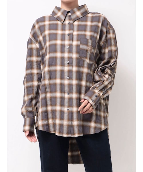EVRIS（エヴリス）の「SUNNYオーバーサイズチェックシャツ（シャツ/ブラウス・レディース・グレー/ブラック・F/L）」の4枚目の写真