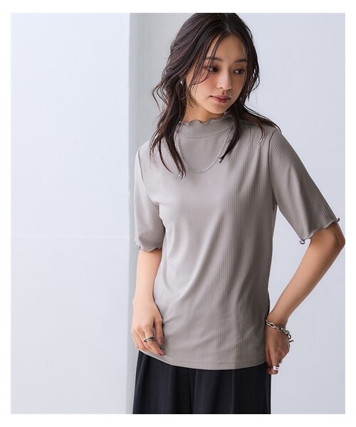 nissen（ニッセン）の「細リブハイネック5分袖カットソープルオーバー＜大きいサイズ有＞（Tシャツ/カットソー・レディース・黒/コーラルピンク/オフホワイト/エクリュ/オフホワイト×黒ボーダー/オフホワイト×黒系ボーダー/ネイビー×オフホワイト系ボーダー/スモーキーサックス/ライトグレー/チャコールブラウン/ハニーイエロー・S/M/L/LL/3L/4L/5L/6L/8L/10L）」の6枚目の写真