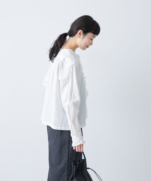 かぐれ（カグレ）の「コットンリネンフリルブラウス（シャツ/ブラウス・レディース・CHECK/NAVY/OFF・Free）」の7枚目の写真