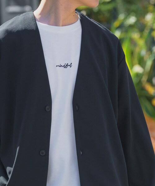 ITEMS URBANRESEARCH(アイテムズ アーバンリサーチ)の「UVカット梨地カーディガン+刺繍Tシャツセット(楽着シリーズ)(カーディガン/ボレロ・メンズ・BLACK/CHARCOAL/BEIGE/BLUE・M/L)」の5枚目の写真