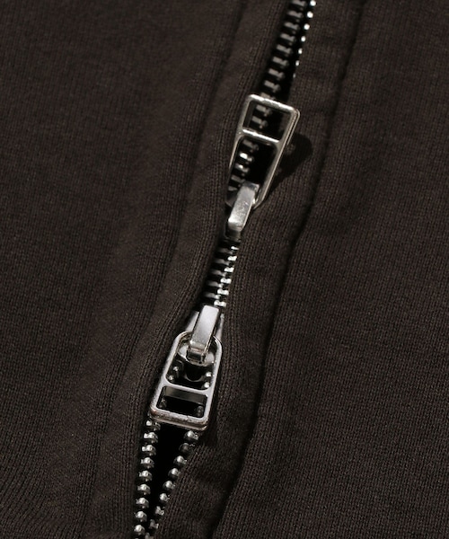 ADAM ET ROPE'（アダムエロペ）の「【NVRFRGT/ネヴァーフォーゲット】PANELLED ZIP UP HOODIE（パーカー・メンズ・ブラック/ダークブラウン・1/2/3）」の14枚目の写真