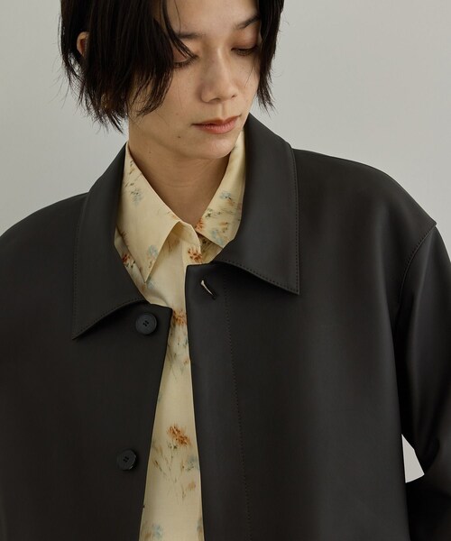 ADAM ET ROPE'(アダムエロペ)の「ラムレザーカバーオール / セットアップ対応(カバーオール・レディース・ダークブラウン/ベージュ・F)」の11枚目の写真