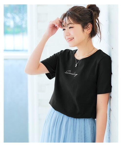 nissen（ニッセン）の「【綿１００％】プリントTシャツ（接触冷感・UVカット）（選べる柄）＜大きいサイズ有＞（Tシャツ/カットソー・レディース・クールロゴ:オフホワイト/クールロゴ:黒/カーブデザインロゴ:チャコールグレー/カーブデザインロゴ:アイス杢/ブロックデザインロゴ:アイス杢/ブロックデザインロゴ:ネイビー/ハチドリ:グレージュ/看板ネコ:モーブピンク/看板ネコ:グレージュ/リラックスネコ:スモーキーブルー/5匹のハリネズミ:ピスタチオ/カラフルフラワーロゴ:黒/ハンギングフラワー:ラベンダー/雑貨フラワー:ミントブルー/大人ロゴ:オフホワイト/レタリングロゴ:チャコールグレー/フレンチロゴ:グレージュ/ほのぼのネコ:ミント/ワンポイントネコ:ブルー/草花:ピンクベージュ/大人ロゴ:黒/筆記ロゴ:黒/雑貨:ダークミント/パイナップル:チャコールグレー/ラビット:ダークピンク/黒ネコ:ソフトブルー/日々ネコ:オートミール・S/M/L/LL/3L/4L/5L/6L/8L/10L）」の9枚目の写真