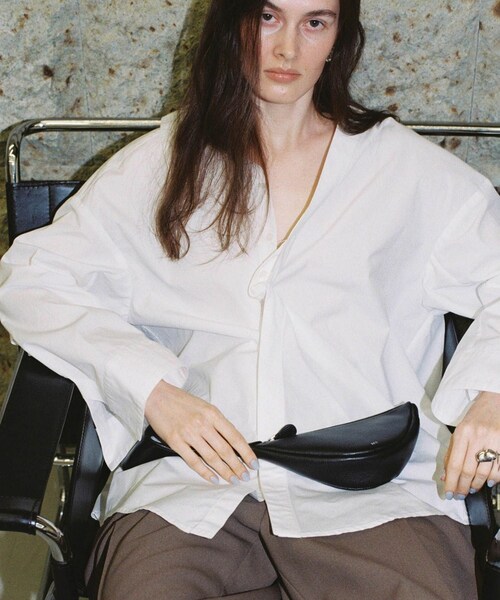 ADAM ET ROPE'(アダムエロペ)の「【PFT】Tori Clutch Bag(クラッチバッグ・レディース・ブラック/ベージュ・F)」の6枚目の写真