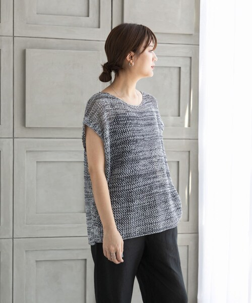 URBAN RESEARCH（アーバンリサーチ）の「メランジメッシュニット（ニット/セーター・レディース・CHARCOAL/BEIGE/GREEN・FREE）」の6枚目の写真