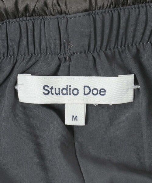 URBAN RESEARCH(アーバンリサーチ)の「Studio Doe SATIN PLEATED EASY PANTS(その他パンツ・レディース・CREAM/BLACK/GREY・S/M)」の16枚目の写真