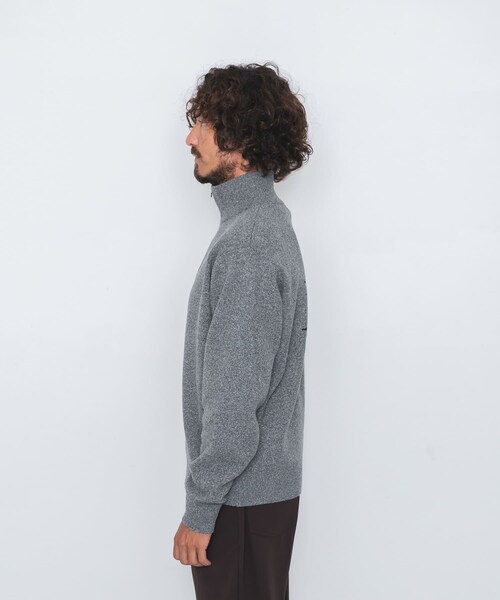 URBAN RESEARCH Sonny Label（アーバンリサーチサニーレーベル）の「OOPS　バックBIGロゴニット（ニット/セーター・メンズ・GRAY/BLACK/GREIGE・M/L/XL）」の20枚目の写真