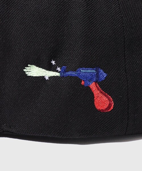 ADAM ET ROPE'(アダムエロペ)の「【Little Yarmouth/リトルヤーマス】AOI Embroidery Cap(キャップ・メンズ・ブラック・F)」の6枚目の写真
