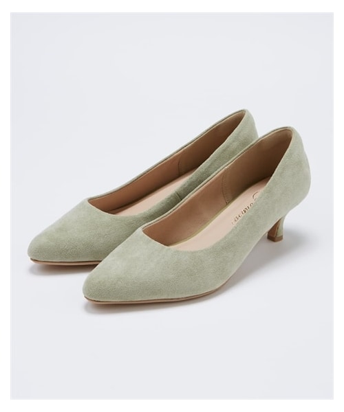 nissen（ニッセン）の「【ゆったり幅広】ポインテッドトゥミドルヒールパンプス（低反発中敷）（ワイズ４Ｅ）（パンプス・メンズ・黒(スムース)/キャメル(スムース)/アイボリー(スムース)/黒(スエード調)/グレー(スエード調)/アンティークシルバー/黒(エナメル調)/ピンクベージュ(エナメル調)/モカベージュ(スエード調)/ダスティーネイビー(スエード調)/グレージュ(スエード調)/ブルーグリーン(スエード調)/ダークブラウン(スエード調)/チェック柄/ブラウン(クロコ)/オーク(スムース)/ベージュ(クロコ)/ミント(スエード調)/ピンクベージュ(刺しゅう)/キャメル(メッシュ型押し)/ブラックチェック/オレンジブラウン(スエード調)/パイソン柄/アプリコット(スエード調)/ホワイト(型押し)/ブルーパープル(スエード調)/オレンジキャメル(メッシュ型押し)/ブロンズ・23.0cm/4E/23.5cm/4E/24.0cm/4E/24.5cm/4E/25.0cm/4E/25.5cm/4E/26.0cm/4E/26.5cm/4E/27.0cm/4E）」の22枚目の写真