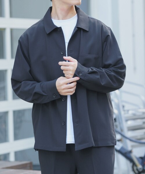 ITEMS URBANRESEARCH（アイテムズ アーバンリサーチ）の「『撥水/防汚/接触冷感』多機能ダブルポケットシャツジャケット(楽着シリーズ)（テーラードジャケット・メンズ・CHA/NVY/BEG・M/L）」の4枚目の写真