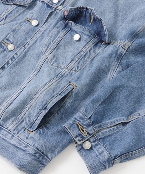 URBAN RESEARCH DOORS（アーバンリサーチドアーズ）の「Levi’s　90s TRUCKER（デニムジャケット・レディース・ライトインディゴ/ブラック・S）」の18枚目の写真