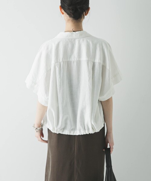 URBAN RESEARCH(アーバンリサーチ)の「ラミーレーヨンハーフスリーブシャツ(シャツ/ブラウス・レディース・NAVY/YEL BEIGE/WHITE・Free)」の6枚目の写真